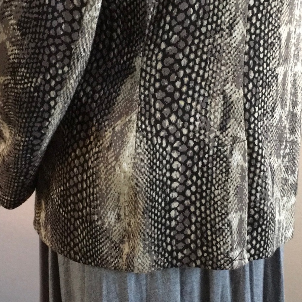Python Print Black/ Gray Jacket - image 5